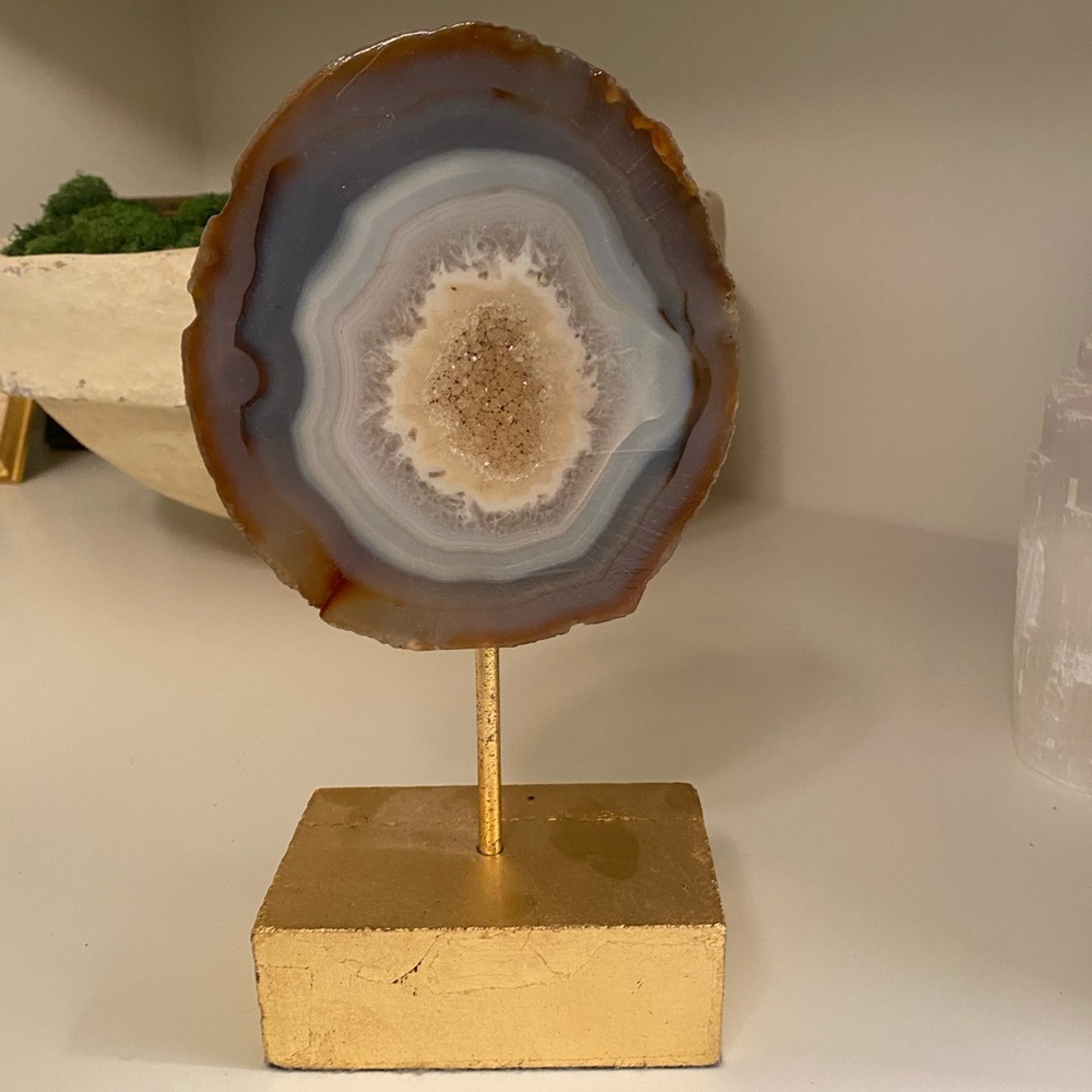 Agate decor on a stand